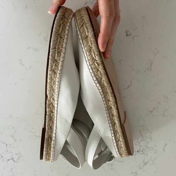 Stuart Weitzman Slip On w Ankle Buckle Closure Leather Sandals Off White Sz 8.5 - Picture 4 of 11